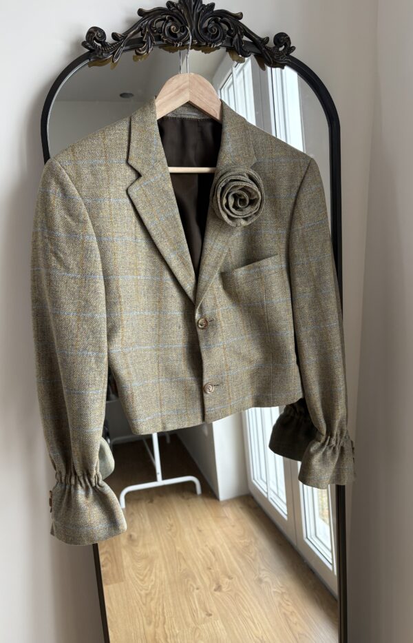 Marynarka w kratę z regulowaną gumą